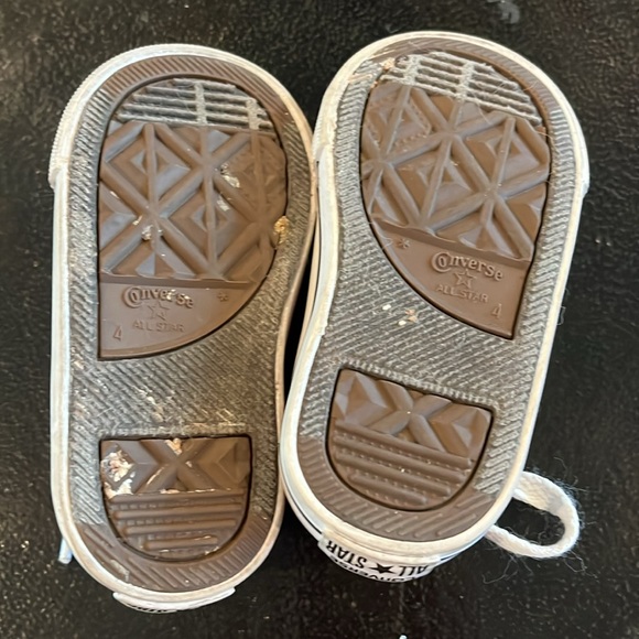 Baby Chuck Taylor Converse, Size 4 - Picture 8 of 8